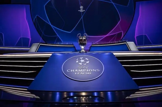 登国际舞台，泰州队“苏超”冠军奖杯亮相中国国际进口博览会